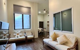 The Neighbour Kkb - Rooms With Shared Bathroom - Whole Unit Has 4 Rooms